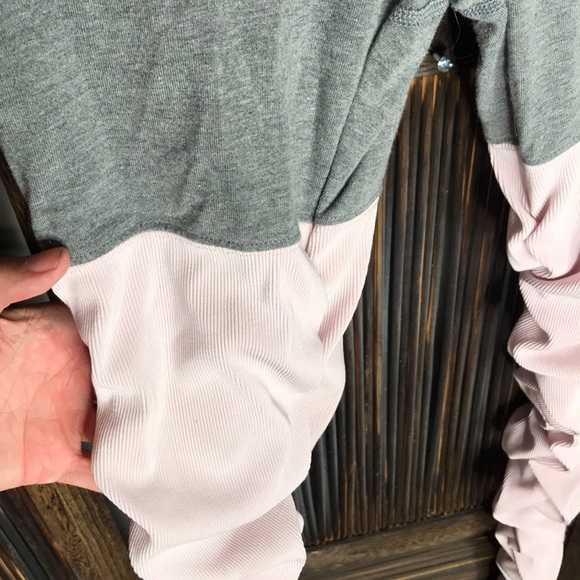 Forever 21 gray and pink leggings - Picture 2 of 3